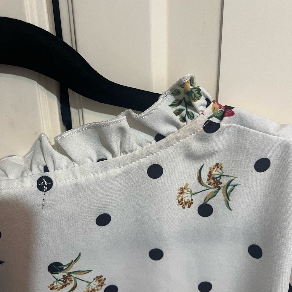 Floral Polka Dot Blouse - Picture 4 of 4
